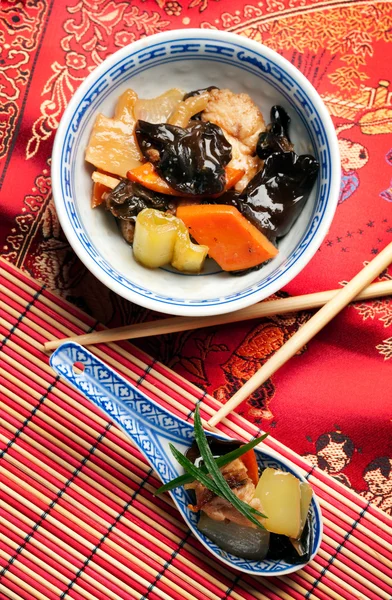 Comida chinesa - Frango Szechuan — Fotografia de Stock