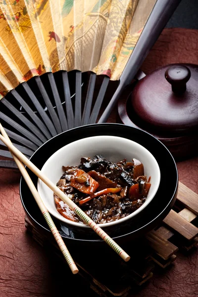 Kinesisk stekt sopp – stockfoto
