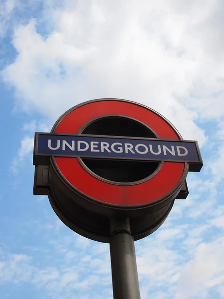 Typische Londen ondergrondse sign — Stockfoto