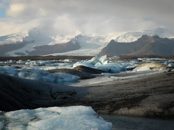 Йокульсарлон, ледниковое озеро — стоковое фото