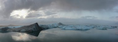 Jokulsarlon, glacier lagoon clipart