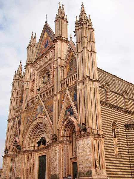 オルヴィエートのゴシック様式の大聖堂 — ストック写真