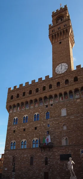 フィレンツェ イタリアのダビデ像とヴェッキオ宮殿 — ストック写真