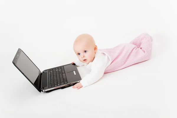 Μωρό με φορητό υπολογιστή — Φωτογραφία Αρχείου