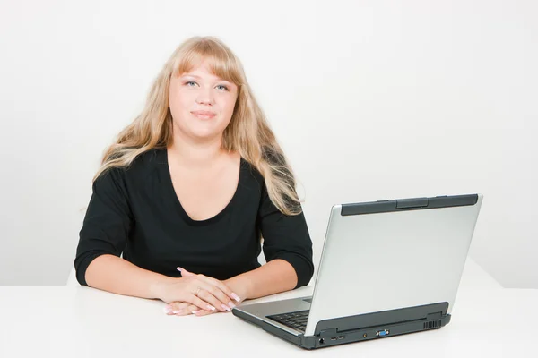 Blonde in office — Stock Photo, Image