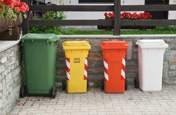 Recycling trash bins — Stock Photo, Image