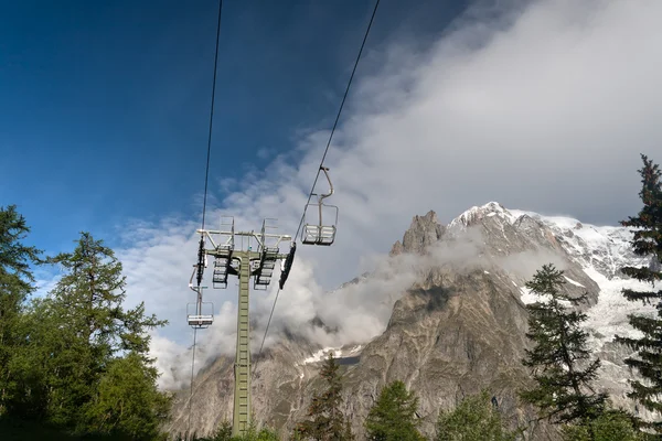 Chair lift and Mont Blanc — Stock Photo, Image