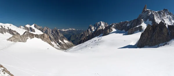 Dent du Geant and mer de glace - Mont Blanc — Stock Photo, Image