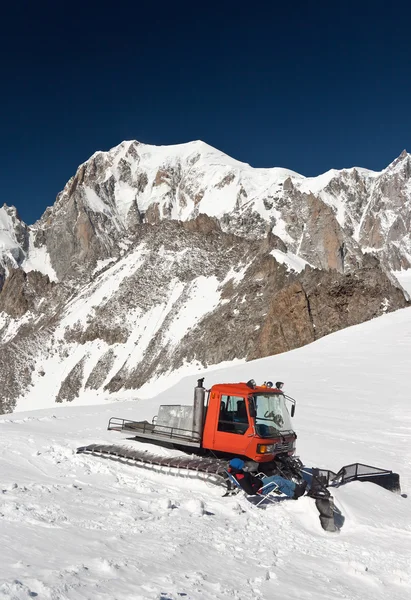 Snowcat and mont Blanc — Stock Photo, Image