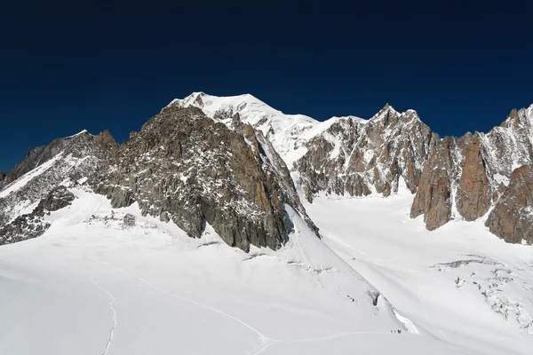 Mont blanc-massivet i sommar — Stockfoto