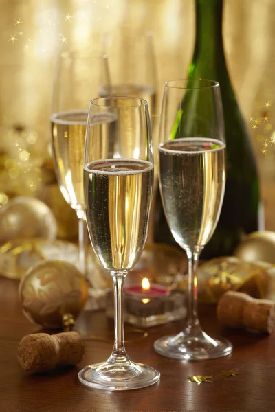 Рождественское шампанское — стоковое фото