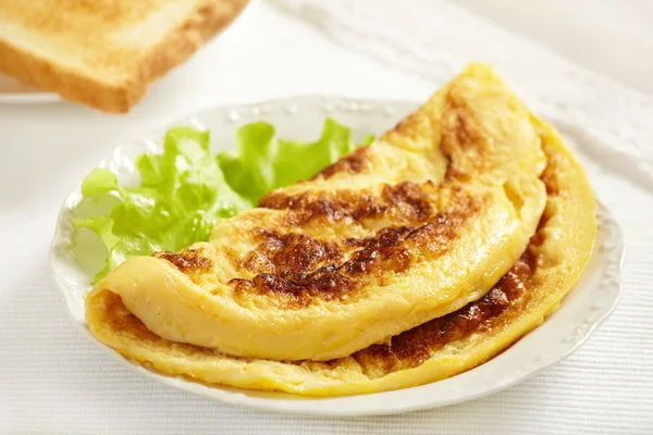 Omelette fraîche savoureuse — Photo