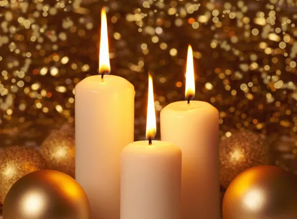 燃烧的圣诞蜡烛 — 图库照片