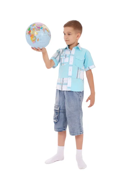 Il ragazzo tiene il globo in mano — Foto Stock