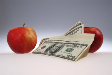 iki elma yığını dolar bırakır