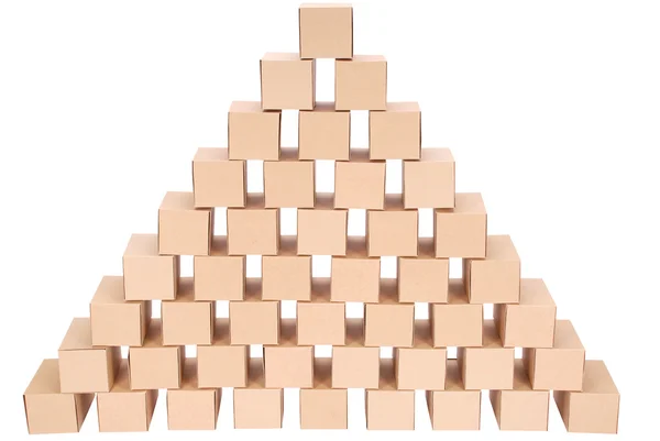 Cajas de cartón.Pirámide de cajas — Foto de Stock