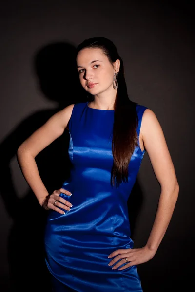 파란 드레스에 여자의 부분 — 스톡 사진