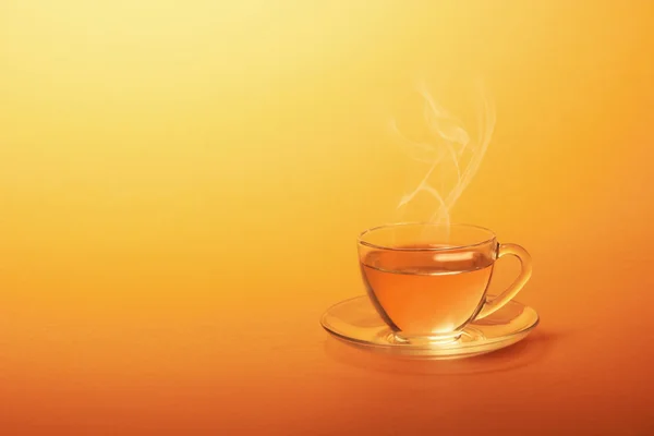Чашка горячего чая — стоковое фото