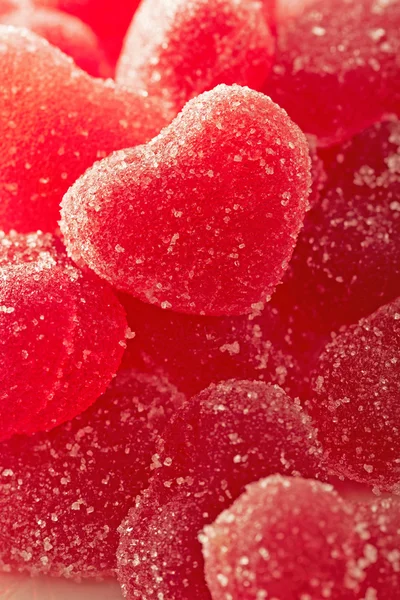 Doces de frutas vermelhas na forma do coração — Fotografia de Stock