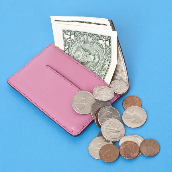 アメリカの現金にこぼれる財布 — ストック写真
