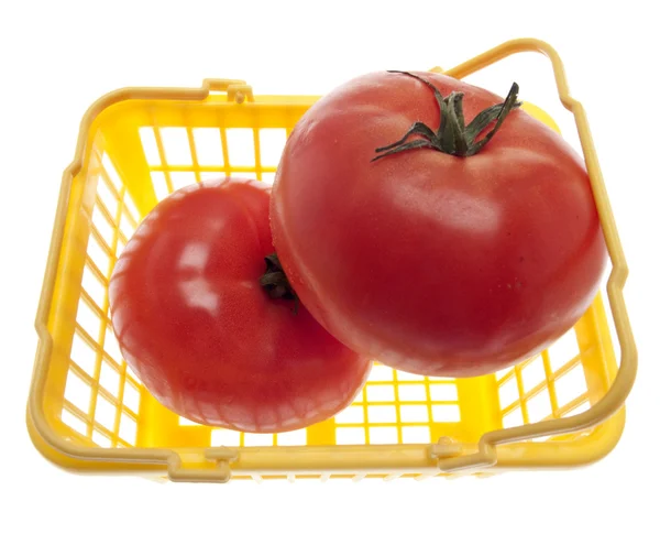 Kosz świeżych pomidorów — Zdjęcie stockowe