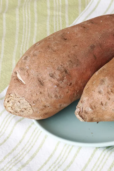 Ham tatlı patates — Stok fotoğraf
