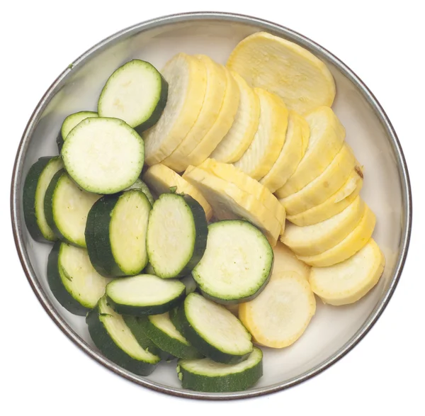 Schüssel mit geschnittenen Kürbissen und Zucchini — Stockfoto