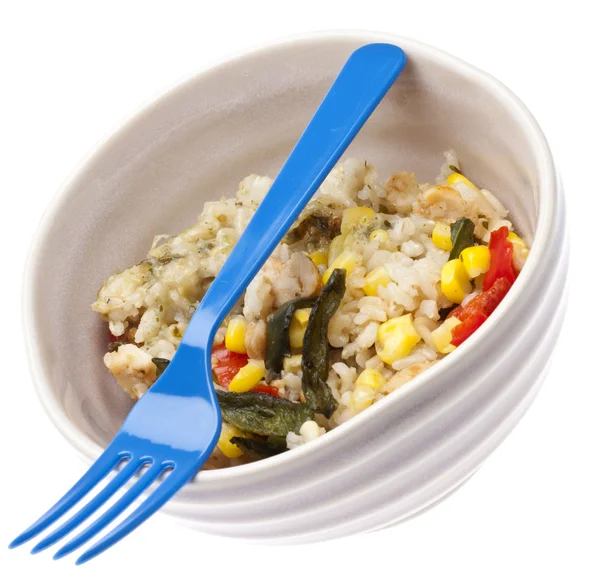 孤立在白色与剪切路径上的蓝色勺子粉红碗的鸡 辣椒饮食健康 — 图库照片