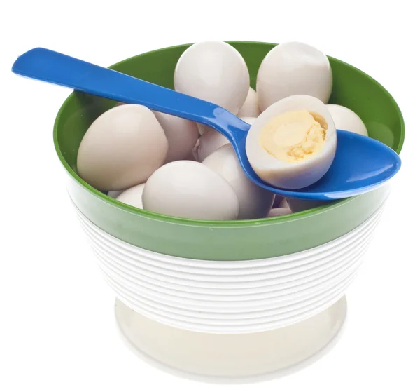 Чаша вареных перепелиных яиц — стоковое фото