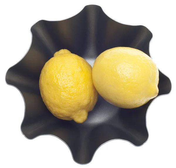Τα λεμόνια σε ένα μοντέρνα μεταλλικά μπολ — Φωτογραφία Αρχείου