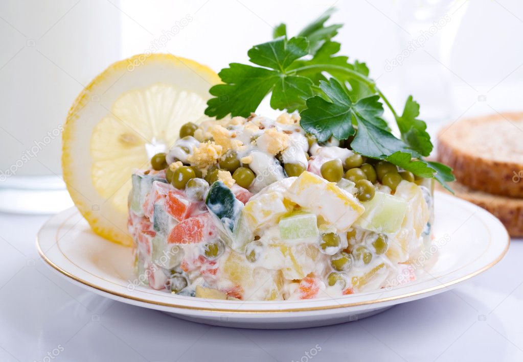 Potato salad with parsley and lemon