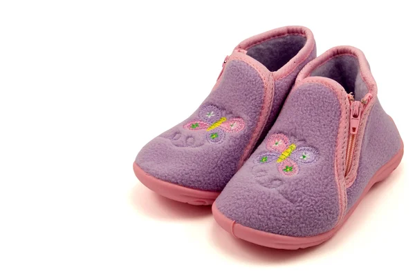 보라색 따뜻한 아기 신발 — 스톡 사진