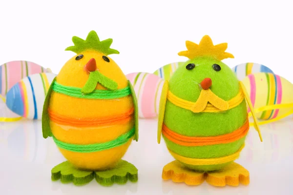 Easter chicks and colorful eggs — Stock Photo, Image