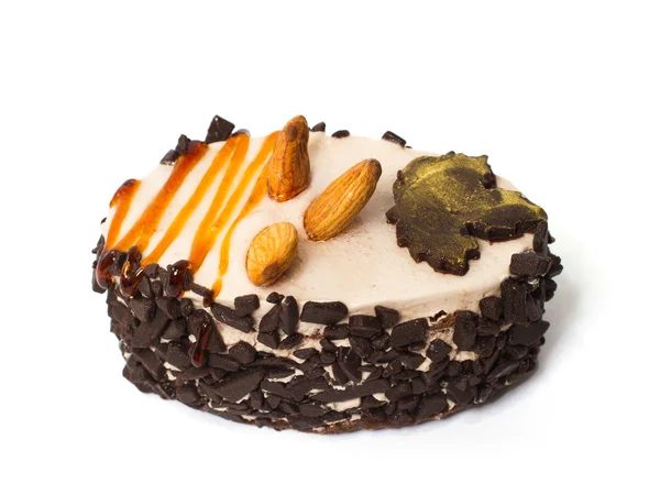 アーモンドとチョコレート チップとケーキ 白い背景で隔離 — ストック写真