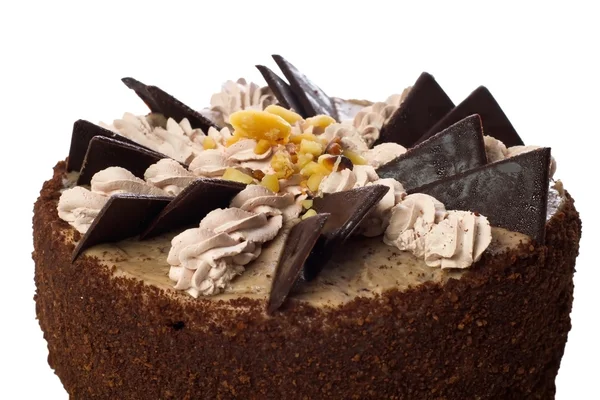 チョコレートとナッツのケーキ 白い背景で隔離 — ストック写真