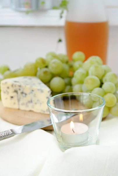 Stock image Wine, grapes and blue cheese