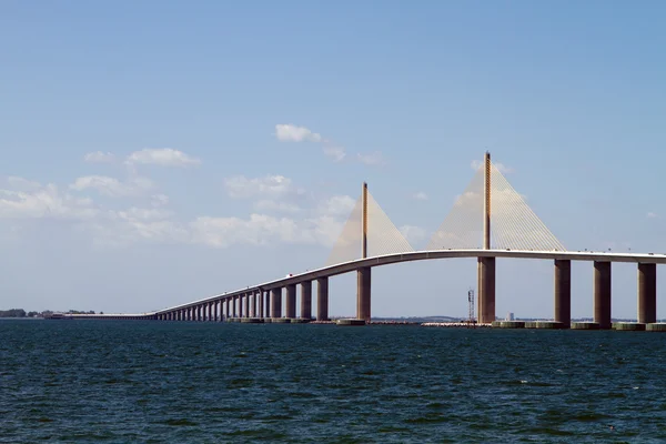 Sunshine Skyway Köprüdür Florida Tampa Bay Ağız Çarpılar Bir Asma — Stok fotoğraf