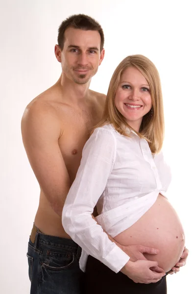 Felice incinta sposata — Foto Stock