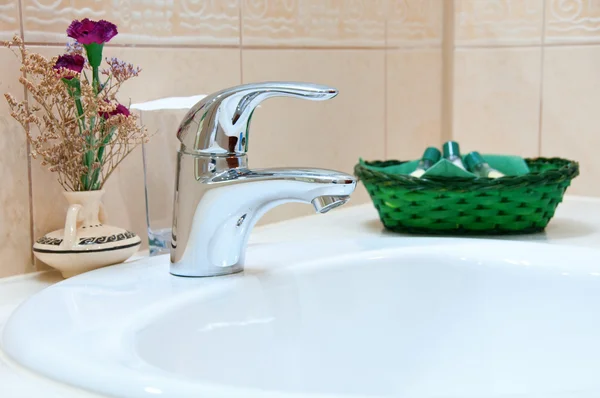 Hotel Bathroom Sink Tap Bathroom Set — Stock Photo, Image