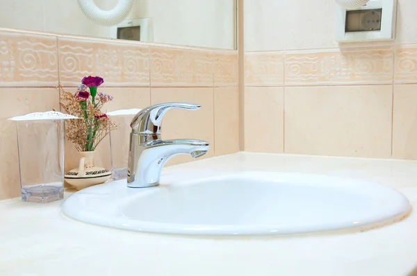 Hotel Bathroom Sink Tap Glasses — Stock Photo, Image