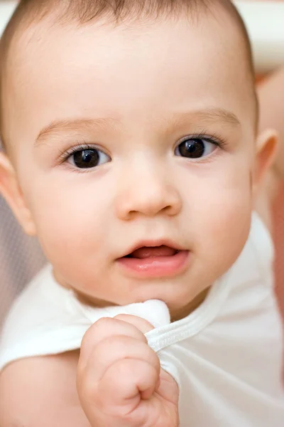 Beyaz Bebek Portre Eğlenceli — Stok fotoğraf