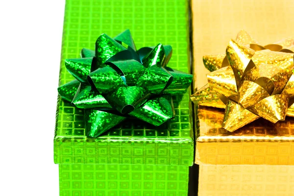 Cajas de regalo con lazo aislado sobre fondo blanco —  Fotos de Stock
