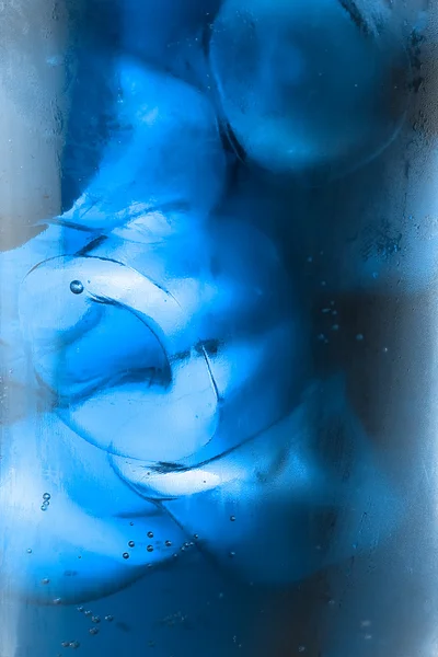 Краплі води на склі з льодом для фону — стокове фото