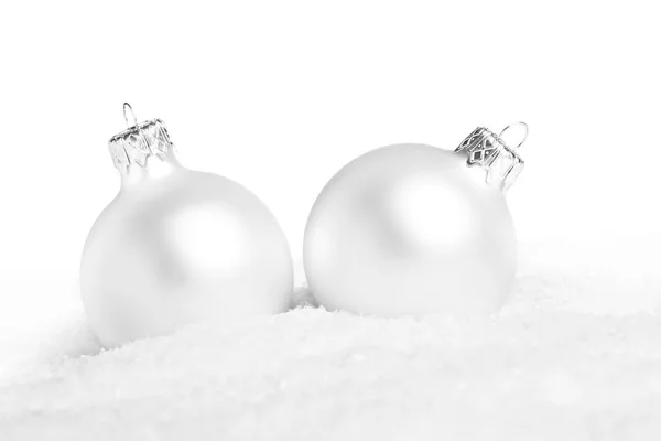 Decoración navideña con nieve aislada sobre fondo blanco —  Fotos de Stock