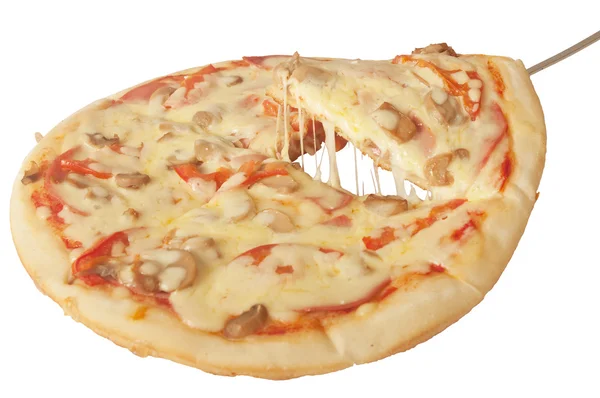 Pizza isolada sobre um fundo branco — Fotografia de Stock