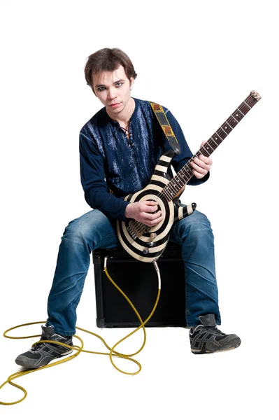 Gitarist met elektrische gitaar — Stockfoto