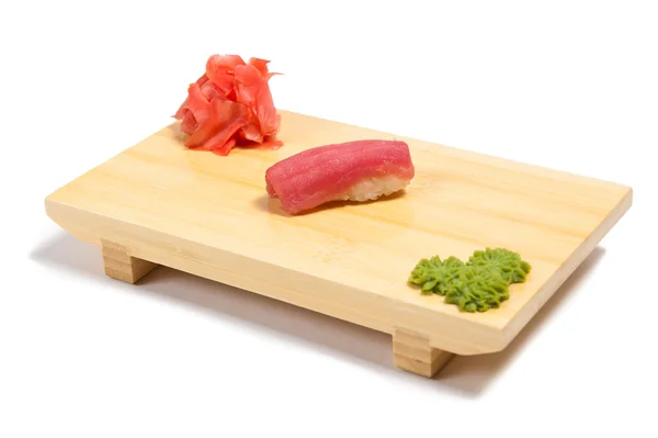 Sushi su supporto di legno — Foto Stock