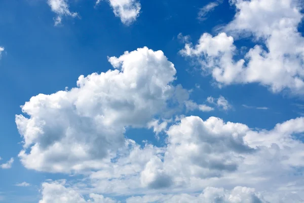 Vackra ockrafärg med moln — Stockfoto