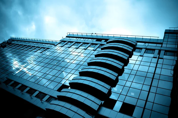 Potentiële uitzicht op nieuwe moderne gebouw wolkenkrabbers van bedrijf — Stockfoto