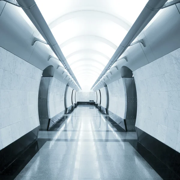 Стеклянный коридор — стоковое фото